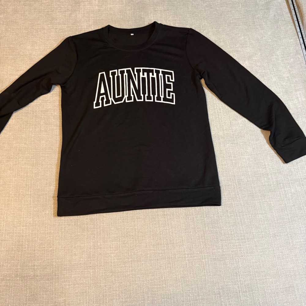 Auntie Sweatshirt Black Graphic Long Sleeve Pullover Size M Varsity Lettering